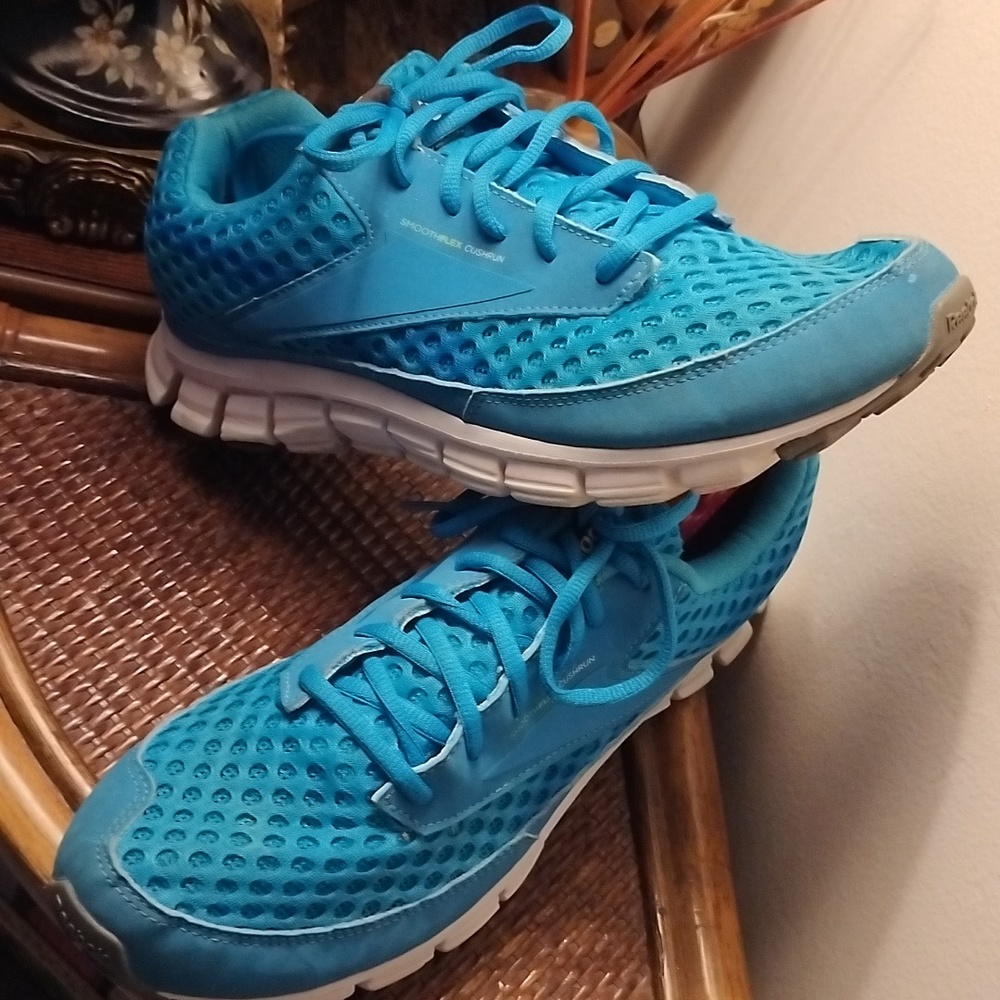 Used REEBOK RUNNING SHOES - Picture 2 of 4